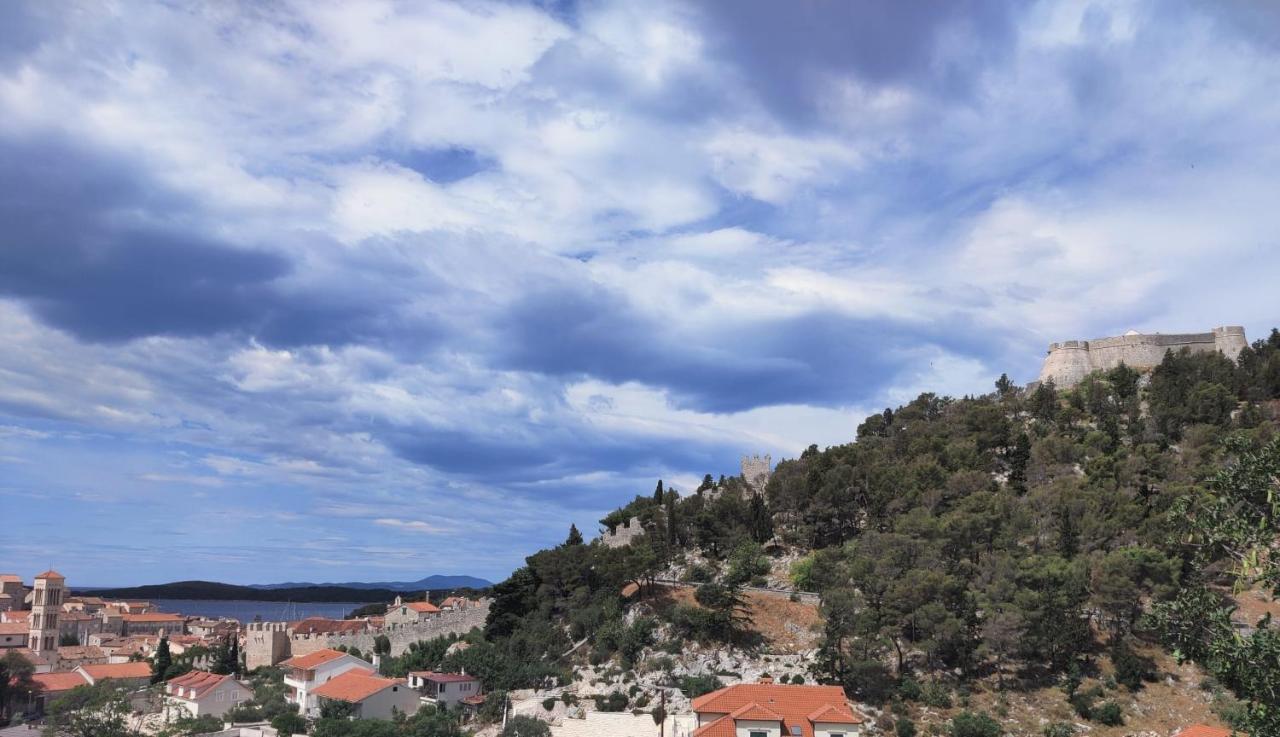 Guest House Vuljan Hvar Town Extérieur photo