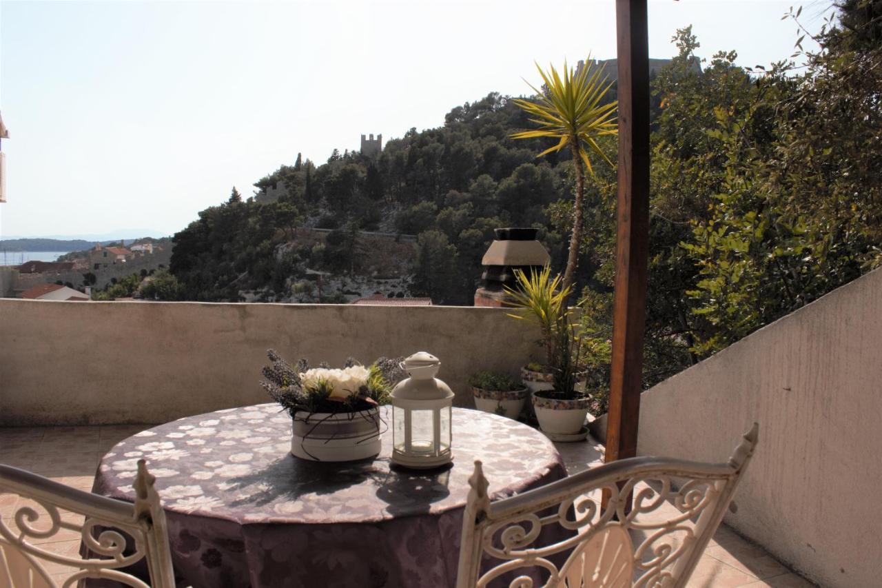 Guest House Vuljan Hvar Town Extérieur photo