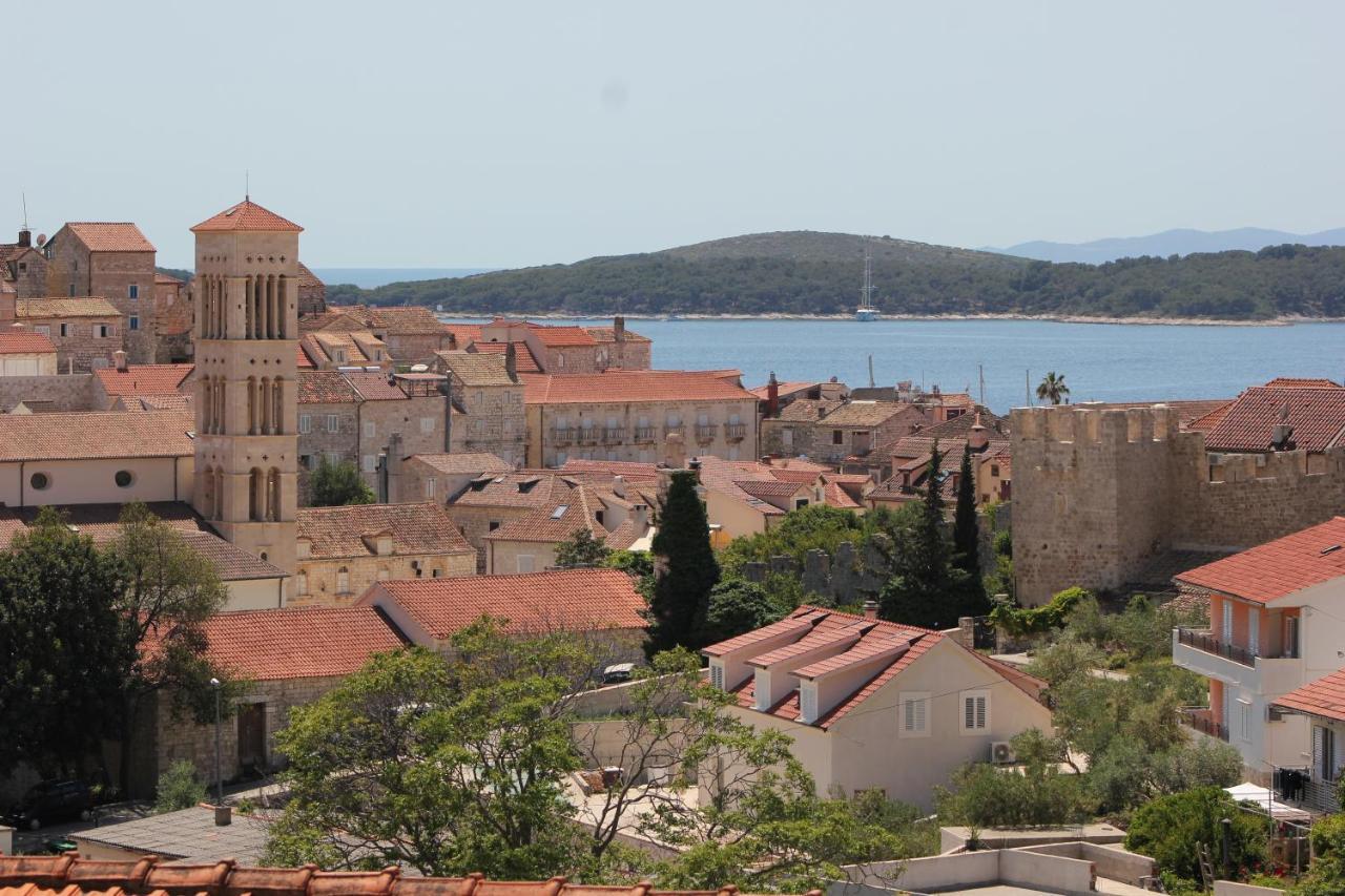 Guest House Vuljan Hvar Town Extérieur photo