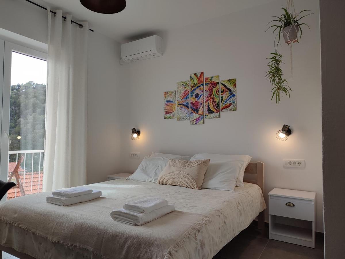 Guest House Vuljan Hvar Town Extérieur photo