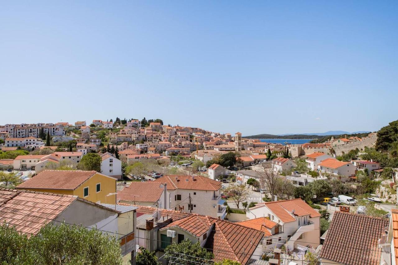 Guest House Vuljan Hvar Town Extérieur photo